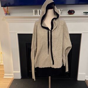 🤍 Stitch Drop Hooded Ribbed Knit Poncho Sweater | Size Large | Cream & Black